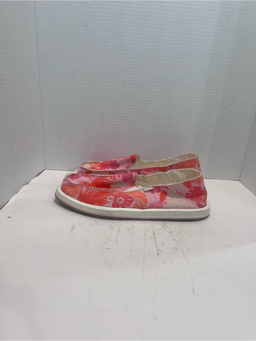 Sanuk Women's Pink & Orange Floral Slip-On Flats